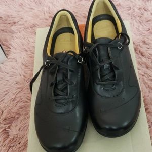 Walking  shoes